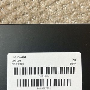 Fashion Nova Selfie Light - UNOPENED